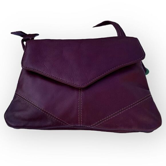 Unbranded bag Maroon/burgundy shoulder bag with gold colored hardware - Picture 1 of 11